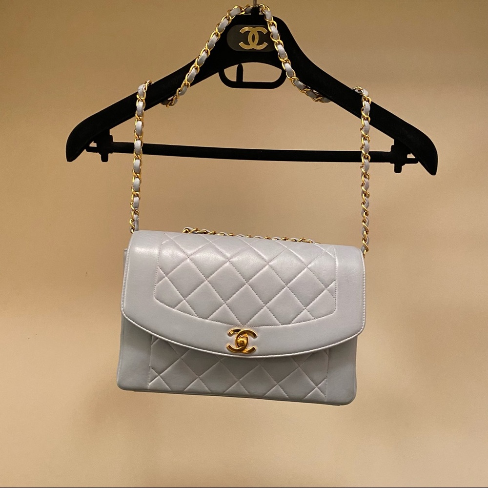 Chanel vintage baby blue Diana bag 25cm - Picture 5 of 12